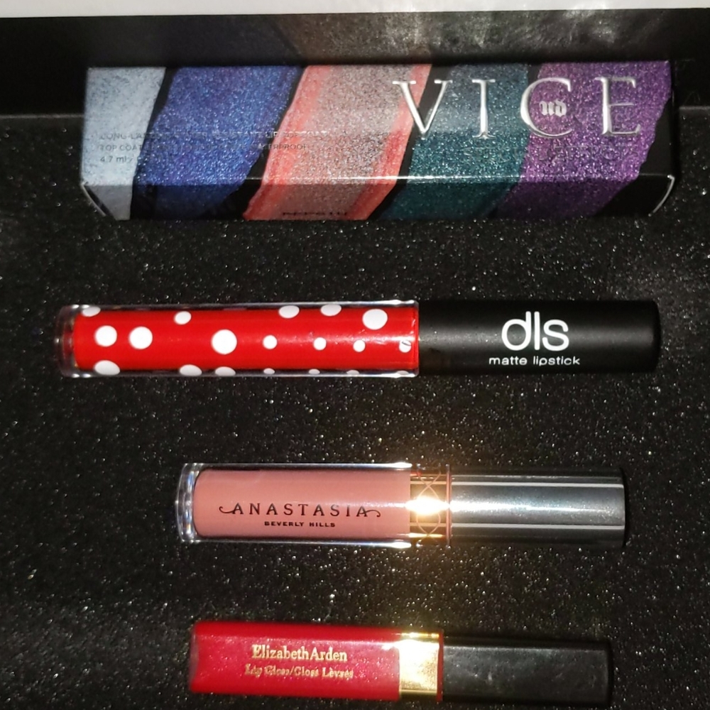 Lot of 4 lipglosses